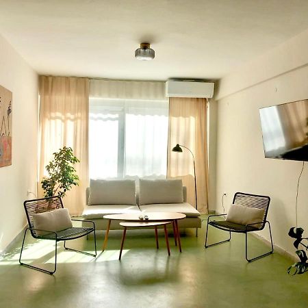 Aparthotel Specious Flat In Thessaloniki Exterior foto